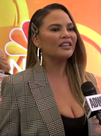 Chrissy Teigen as an Autumn celebrity color season example