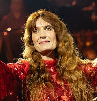 Florence Welch as an Autumn celebrity color season example
