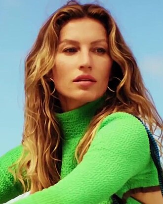 Gisele Bündchen as an Autumn celebrity color season example