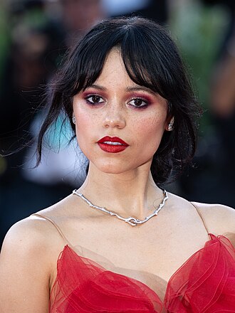 Jenna Ortega (Deep Winter) celebrity color analysis