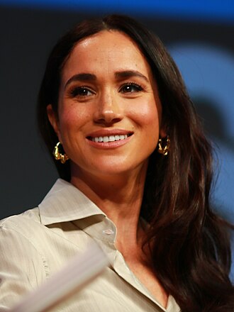 Meghan Markle as a True Autumn celebrity color season example
