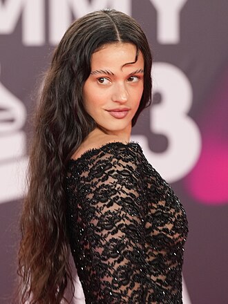Rosalía Vila as an Autumn celebrity color season example
