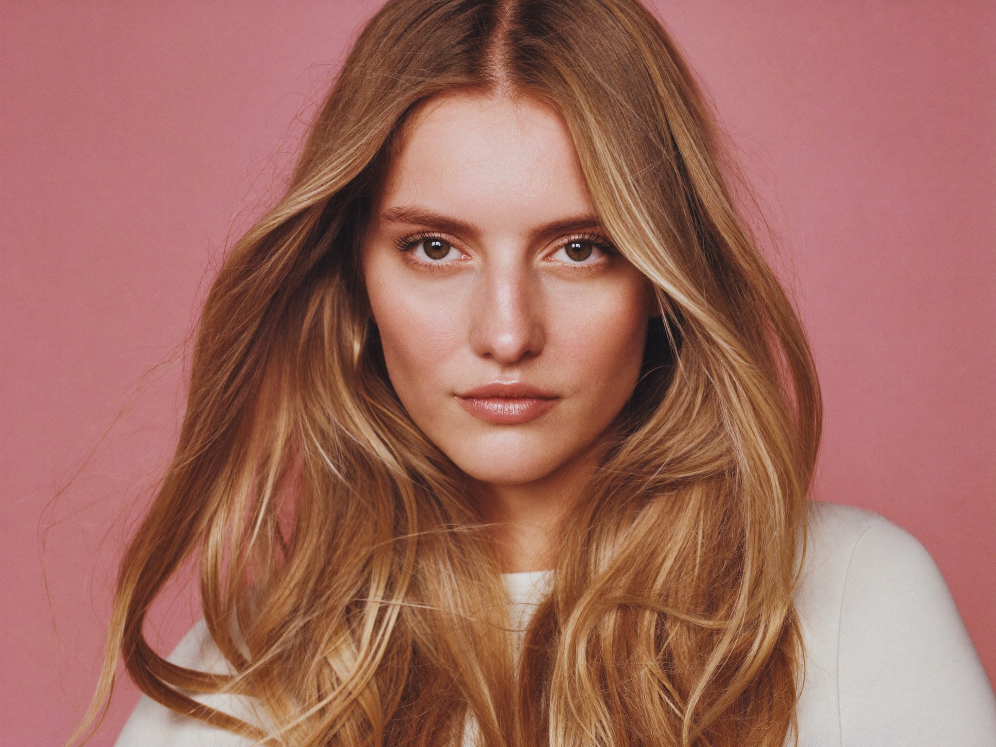 Long Layers Below the Chin for round face shape