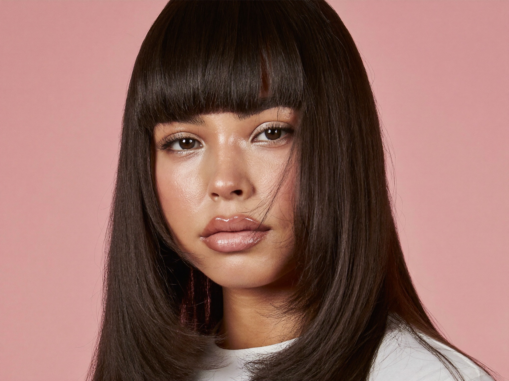 Asymmetrical Cut for round face shape
